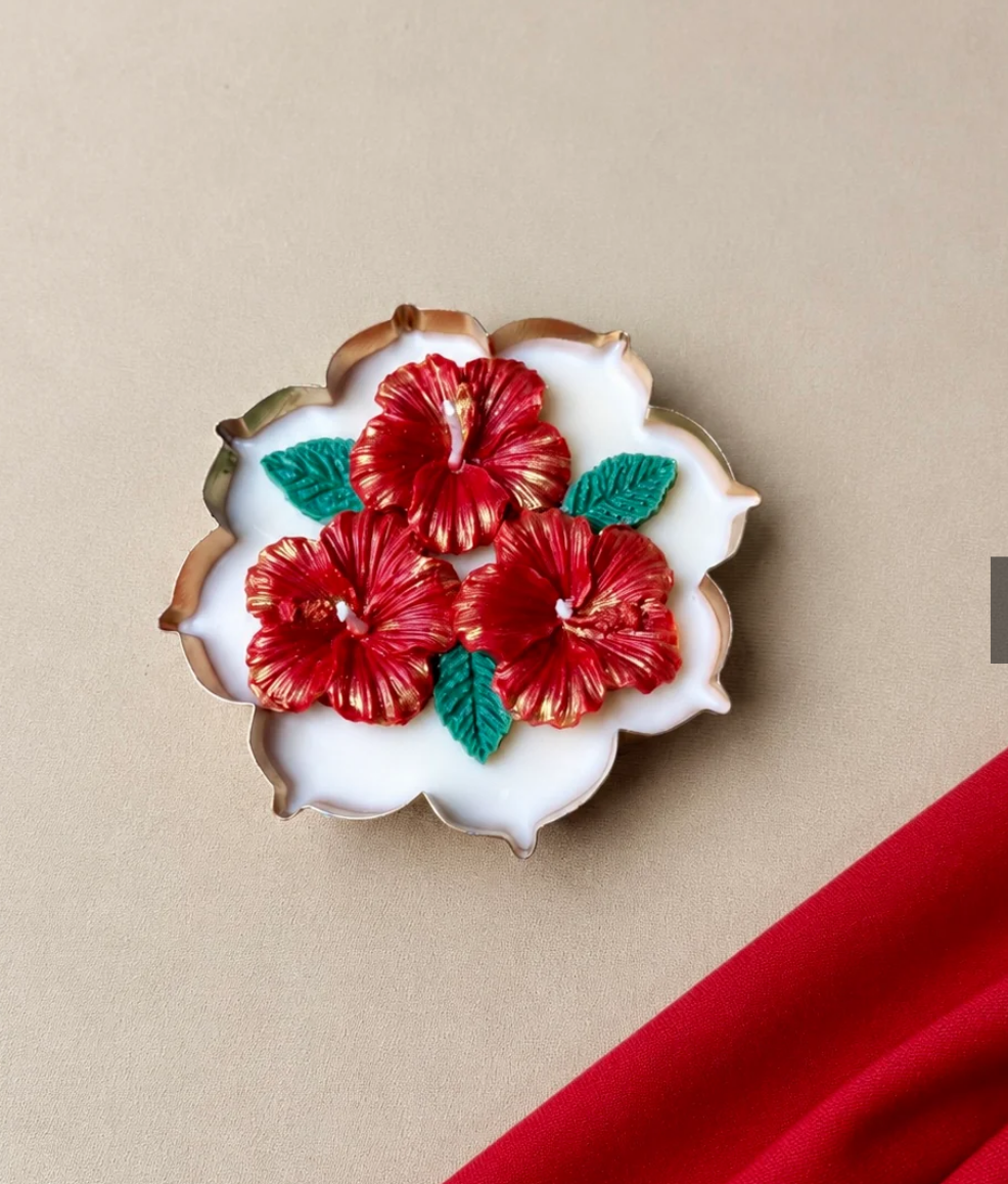 Hibiscus Noor — Urli Candle 🌺